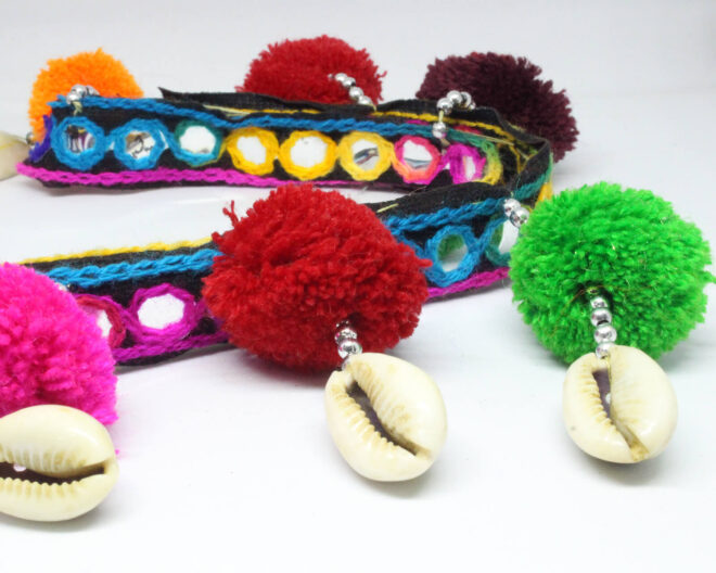 Pom Pom Lace